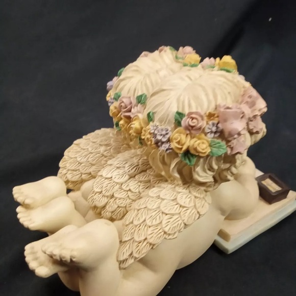 Vintage Angel Cherub Dreamsicle
Music Box  to Paddington's Lullaby - Picture 3 of 7